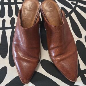 Classic Frye Pointed-Toe Leather Mules In Cognac